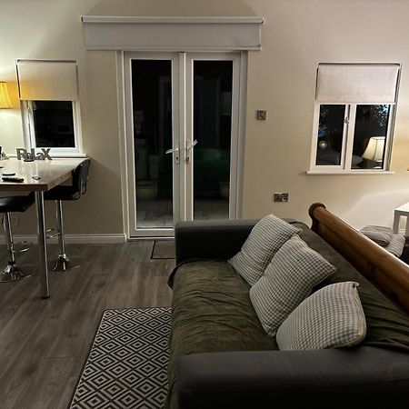 골웨이 Garden Chalet Oranmore 아파트 외부 사진
