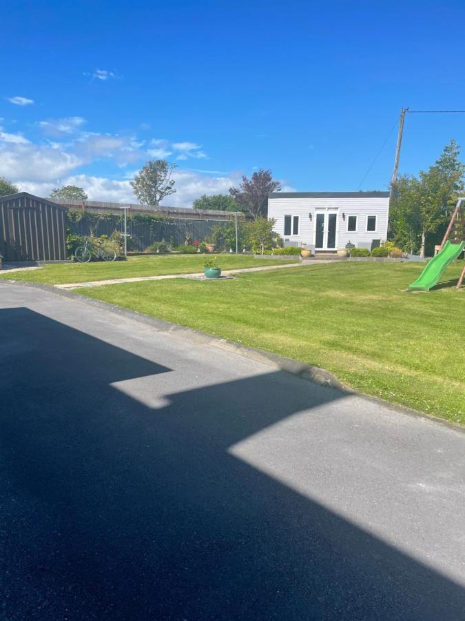골웨이 Garden Chalet Oranmore 아파트 외부 사진