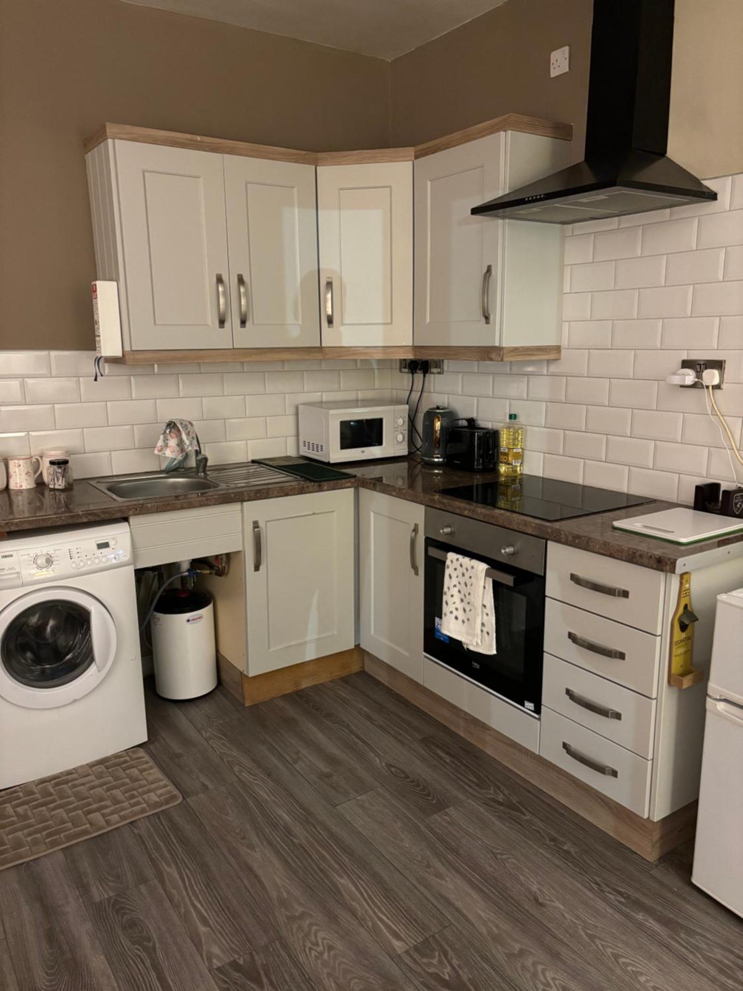 골웨이 Garden Chalet Oranmore 아파트 외부 사진
