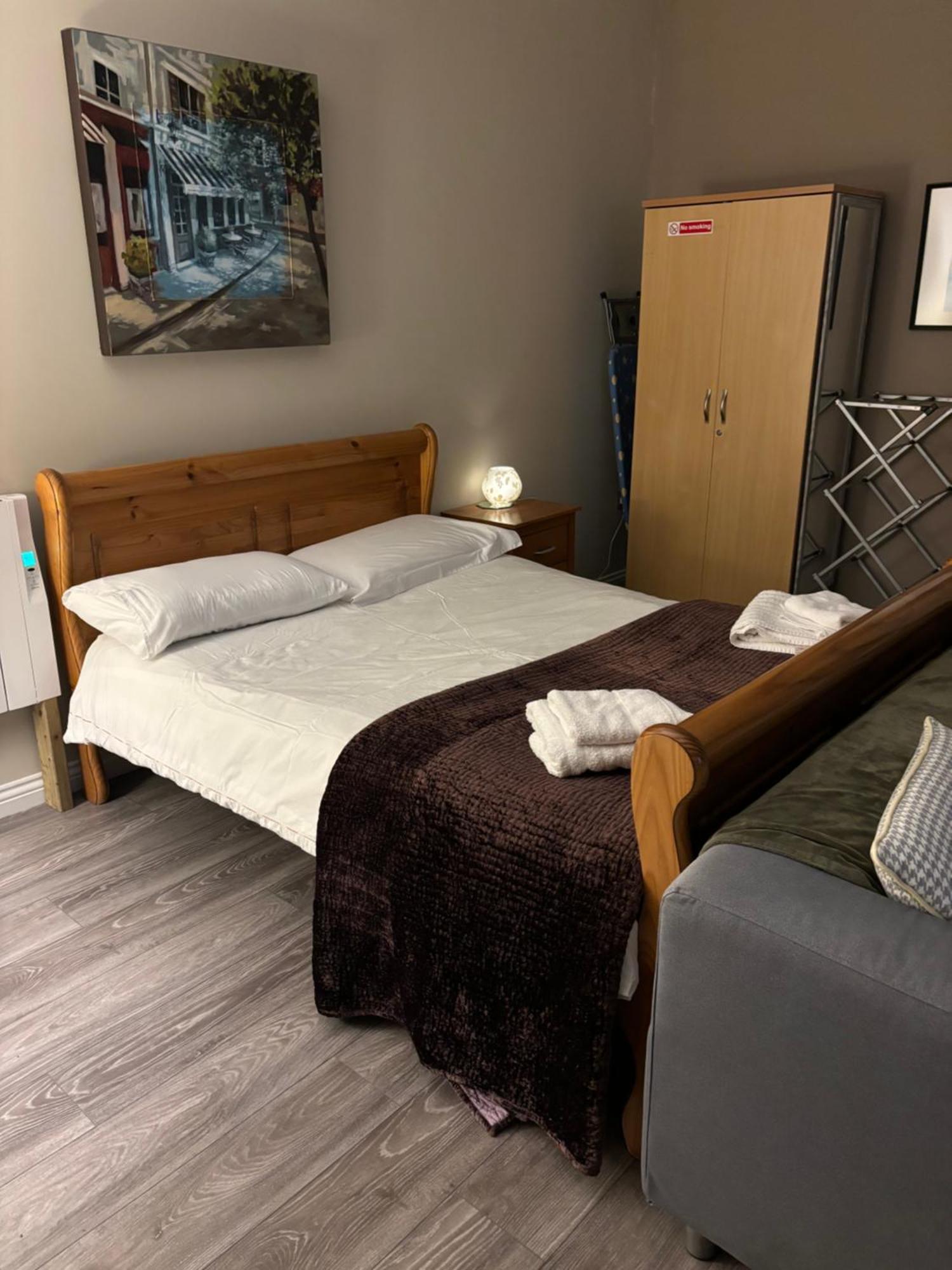 골웨이 Garden Chalet Oranmore 아파트 외부 사진